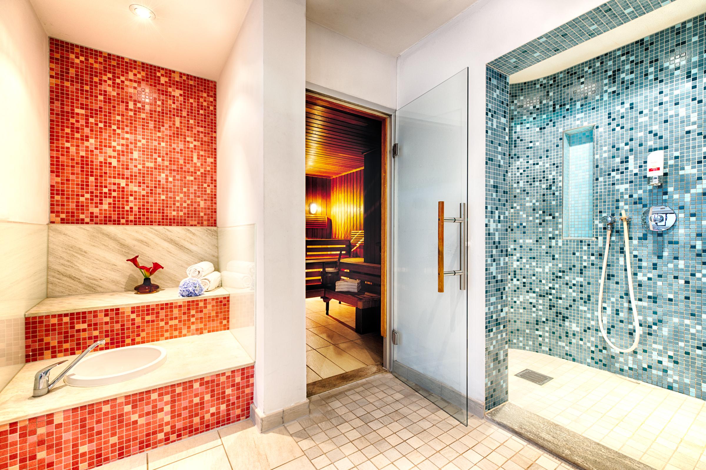 Hotel Leonardo & Residenz 4*