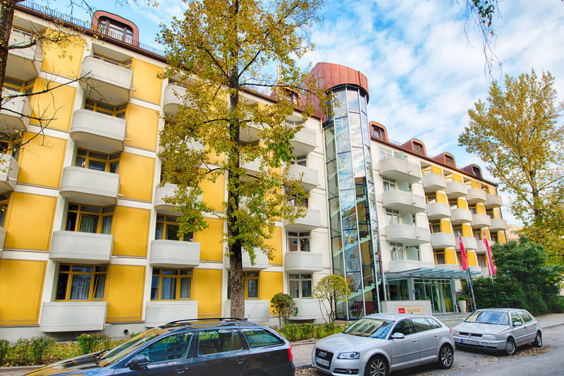 Hotel Leonardo & Residenz 4*
